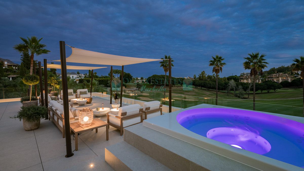 Villa en venta en Nueva Andalucia