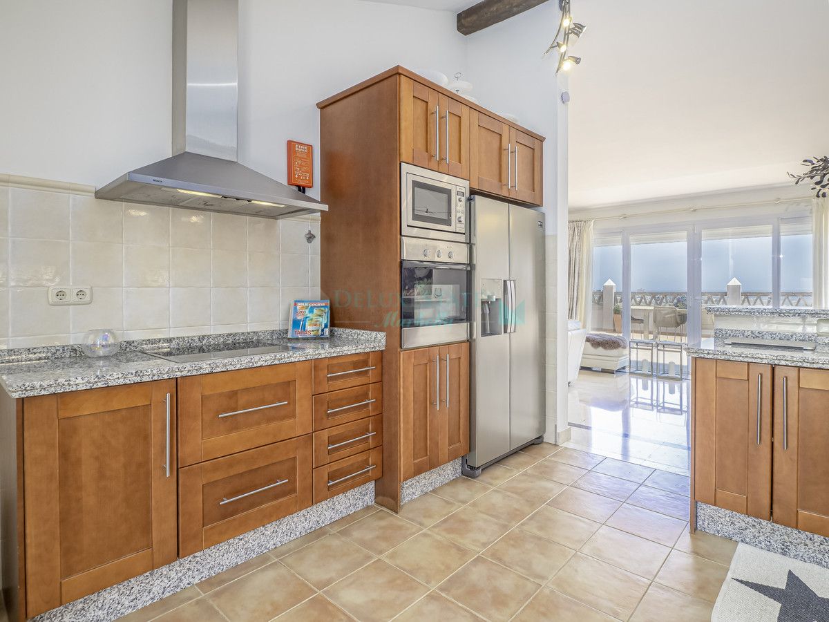 Penthouse for rent in Benahavis