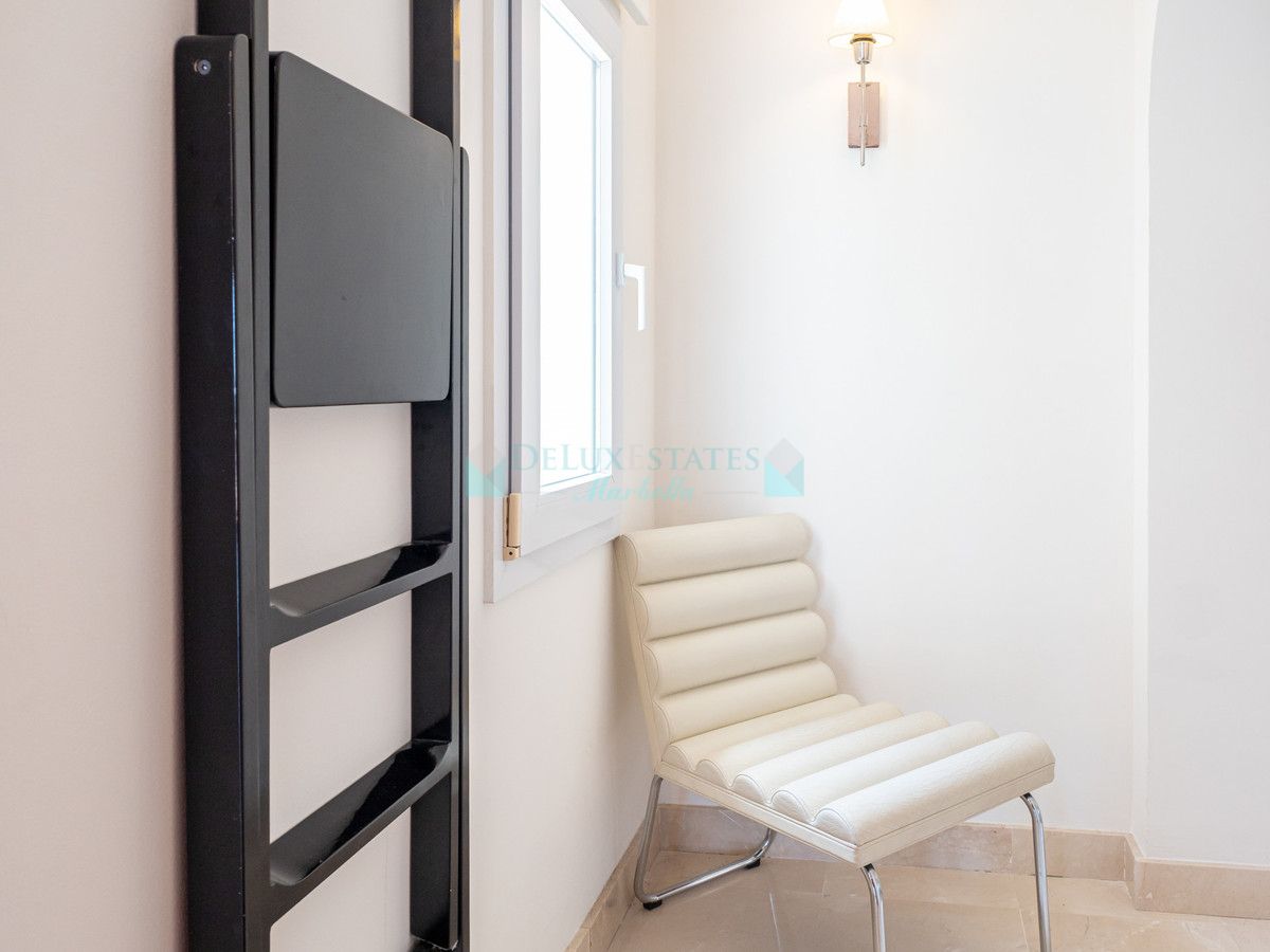 Penthouse for rent in Benahavis