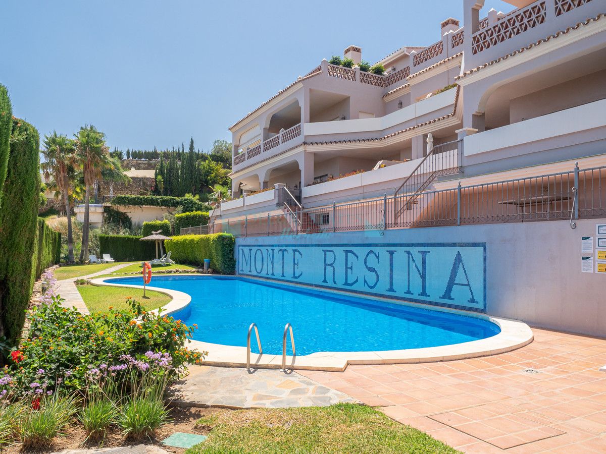 Penthouse for rent in Benahavis