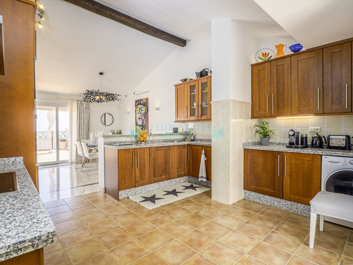Penthouse for rent in Benahavis