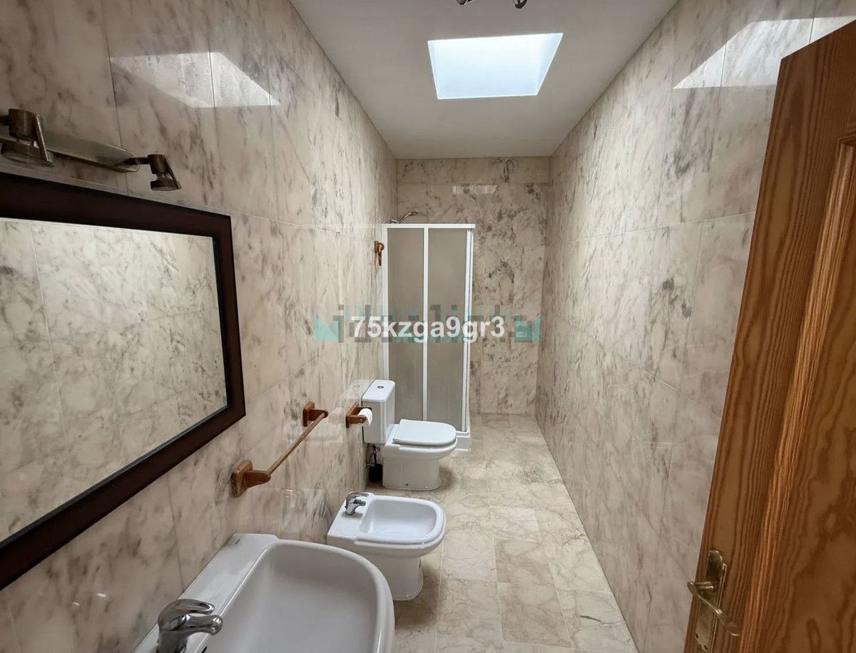 Town House for sale in Estepona