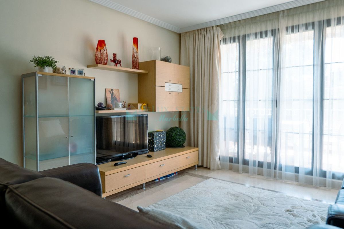 Apartment for sale in Los Arqueros, Benahavis