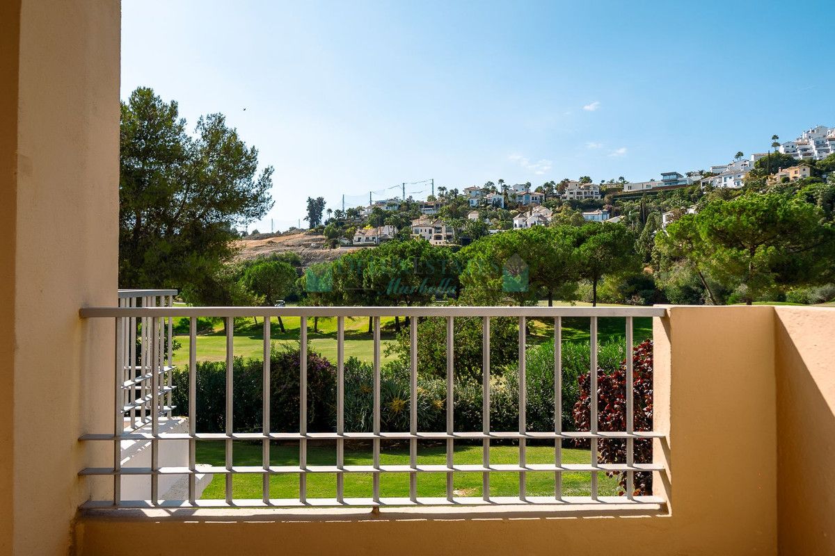 Apartment for sale in Los Arqueros, Benahavis