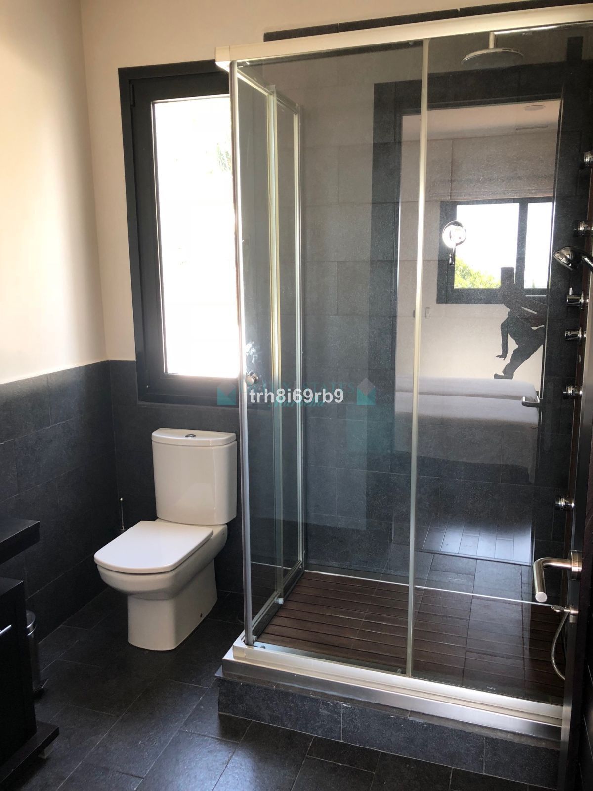 Villa for rent in Benahavis