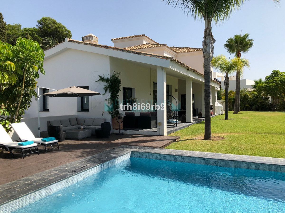 Villa for rent in Benahavis