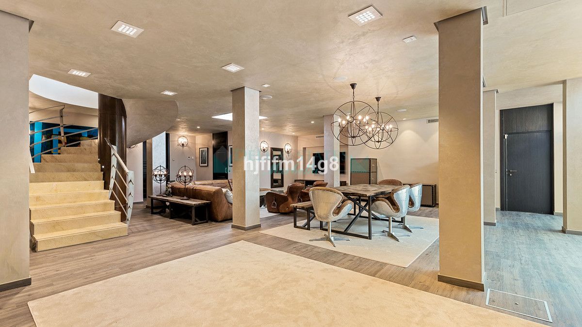 Villa for sale in La Quinta, Benahavis