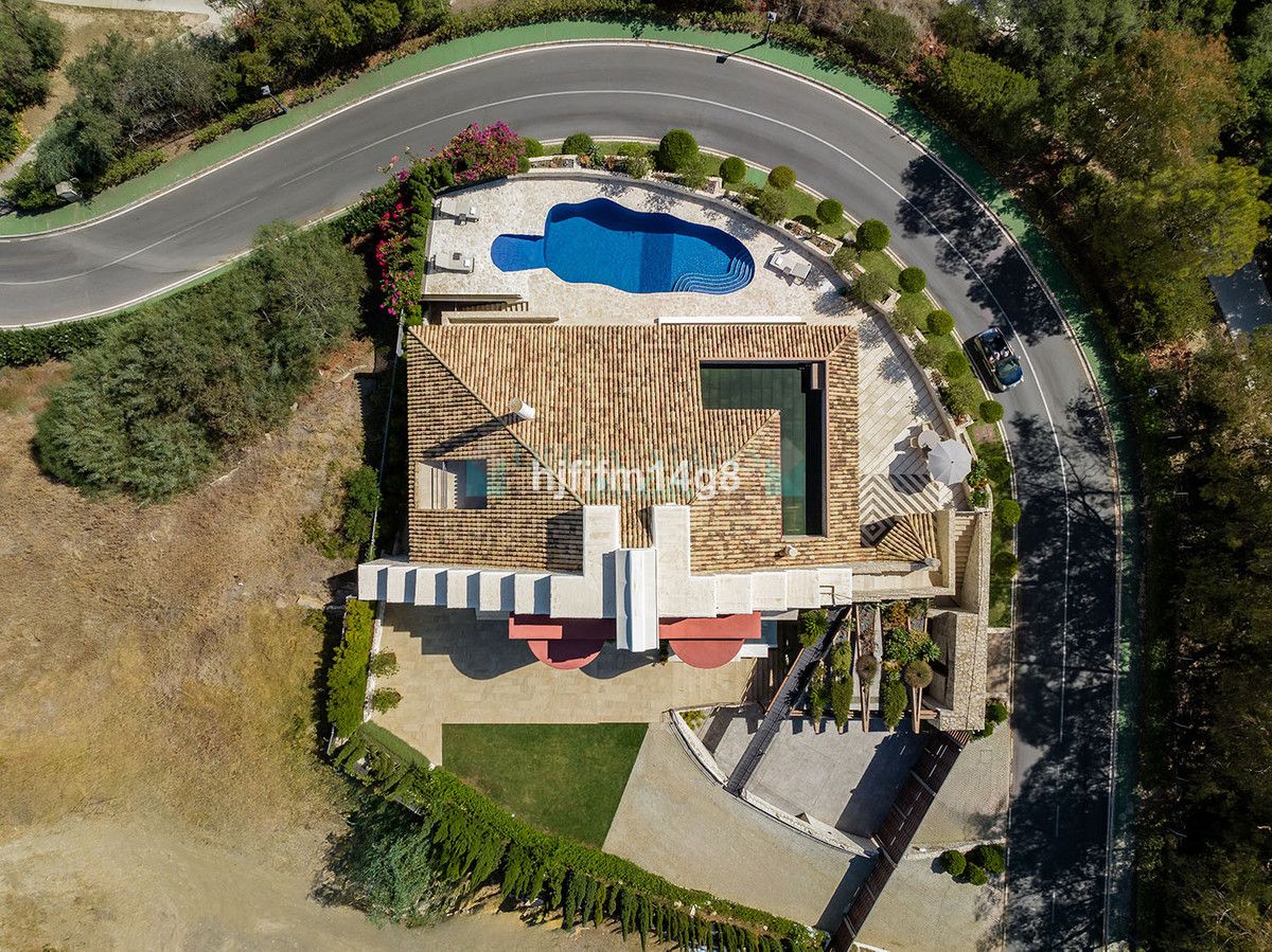 Villa for sale in La Quinta, Benahavis