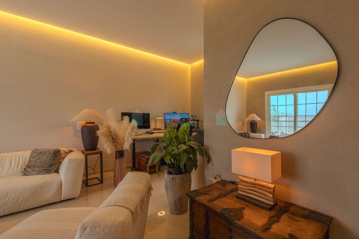 Town House for sale in Nueva Andalucia