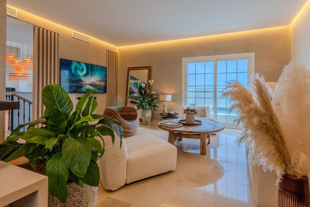 Town House for sale in Nueva Andalucia