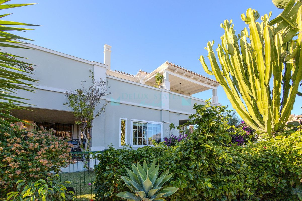 Town House for sale in Nueva Andalucia