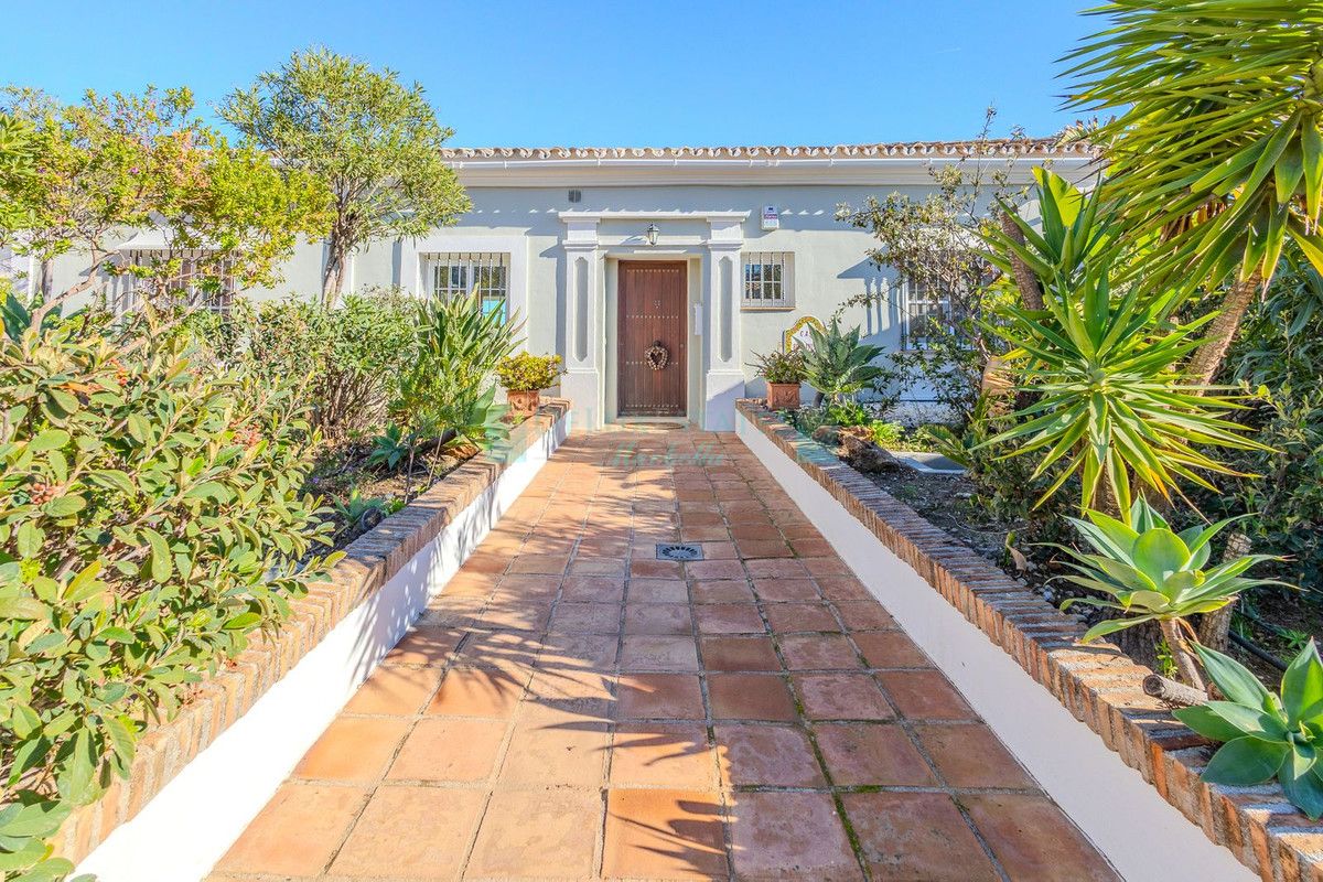 Town House for sale in Nueva Andalucia