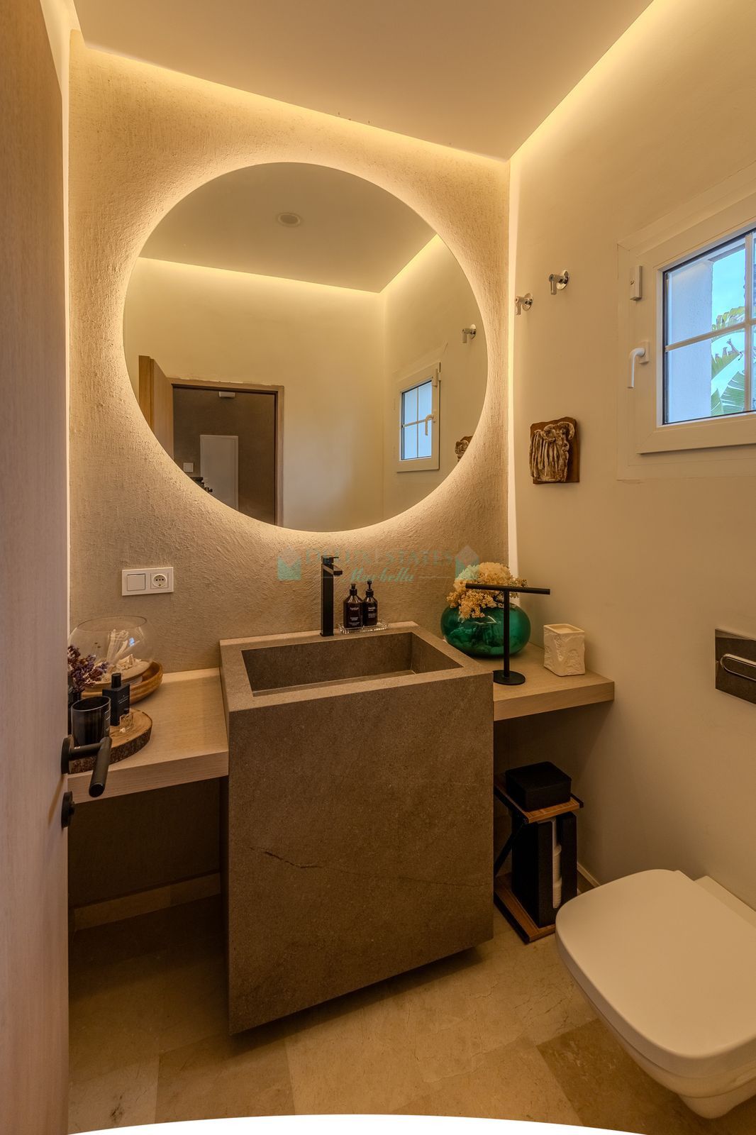 Town House for sale in Nueva Andalucia