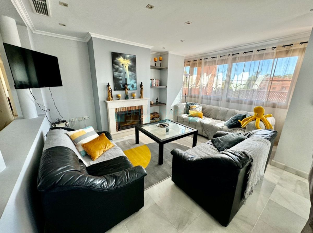Penthouse for rent in New Golden Mile, Estepona