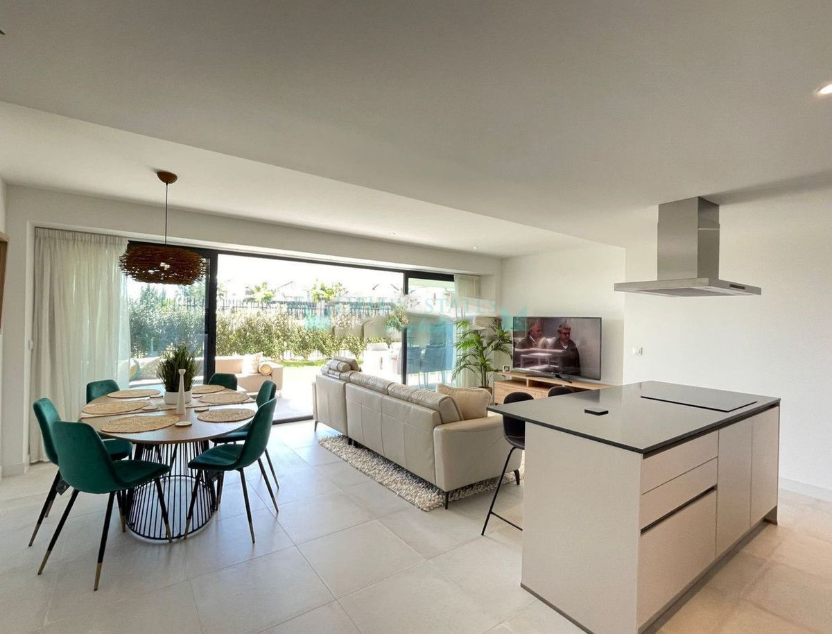 Ground Floor Apartment for sale in Selwo, Estepona