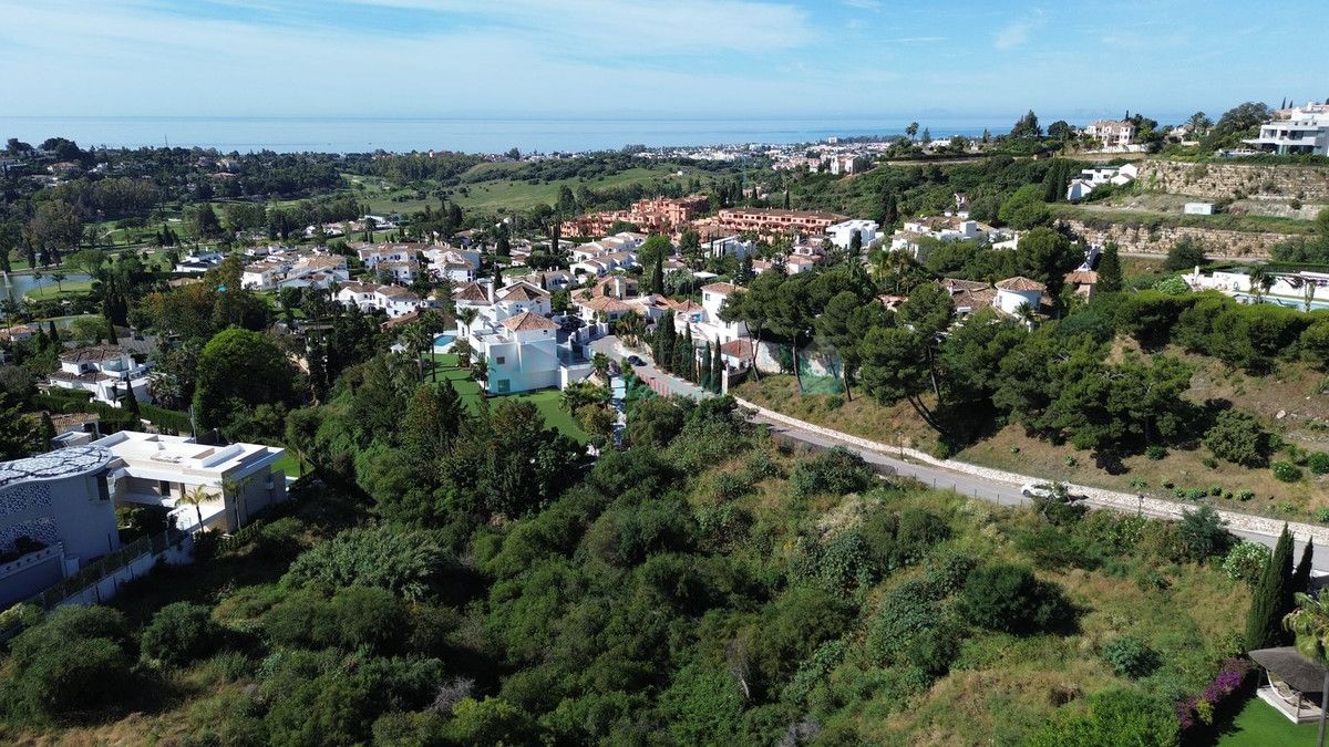Residential Plot for sale in El Paraiso, Estepona