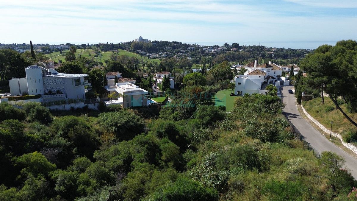 Residential Plot for sale in El Paraiso, Estepona