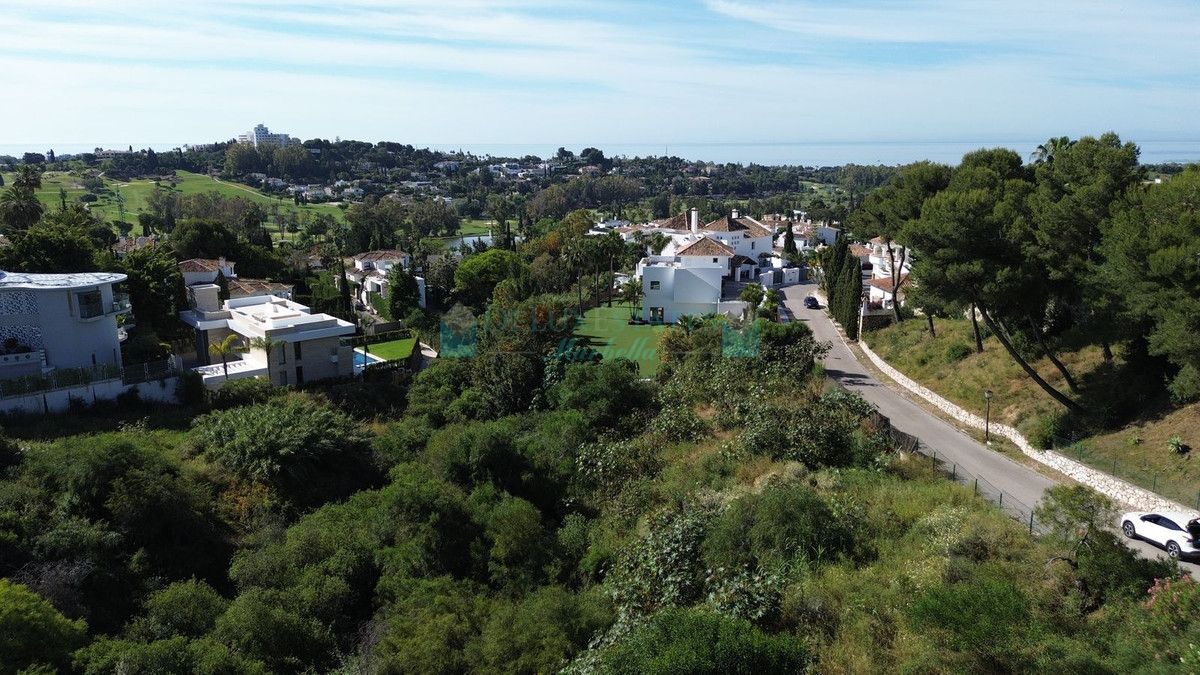 Residential Plot for sale in El Paraiso, Estepona