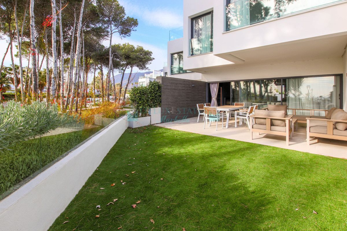 Town House for sale in Estepona