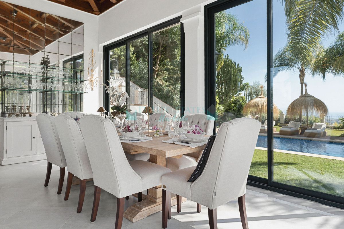 Villa for sale in El Madroñal, Benahavis