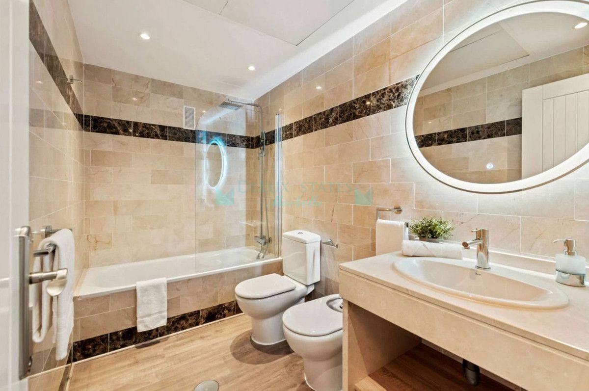 Apartment for sale in Benahavis