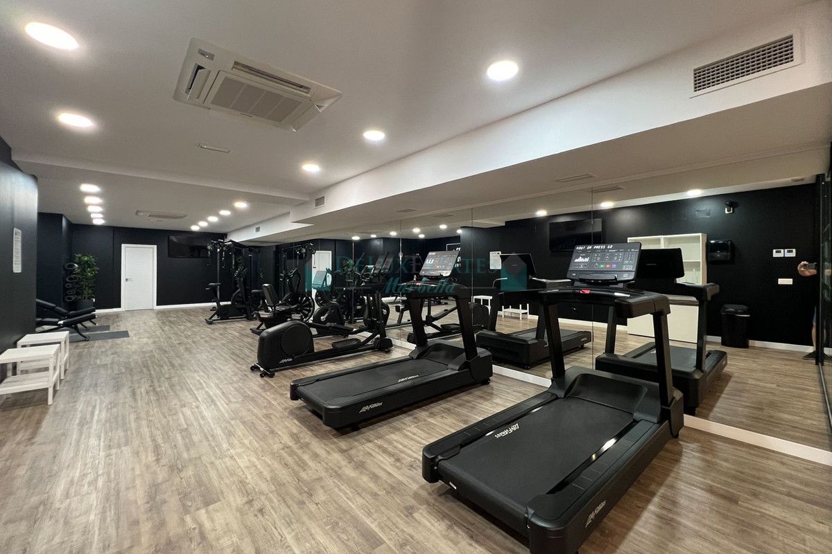 Apartment for sale in Benahavis