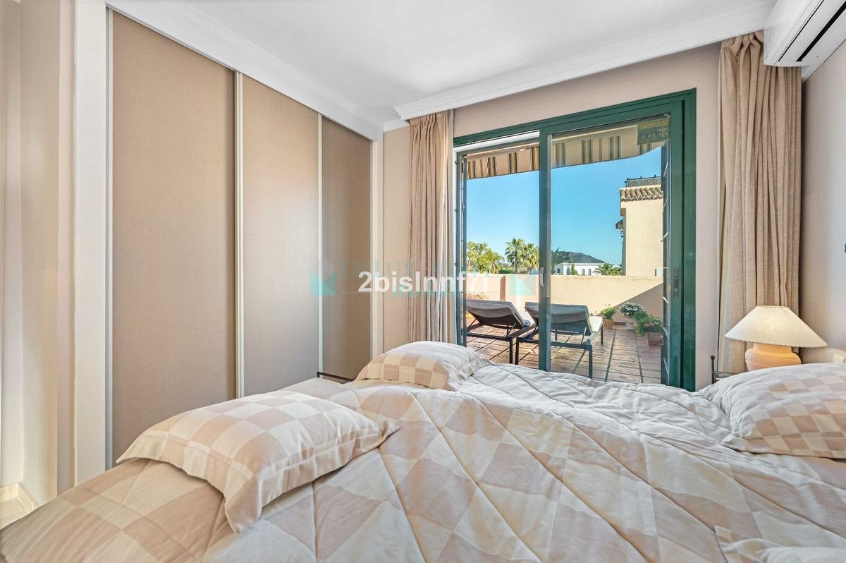 Apartment for sale in Elviria, Marbella East