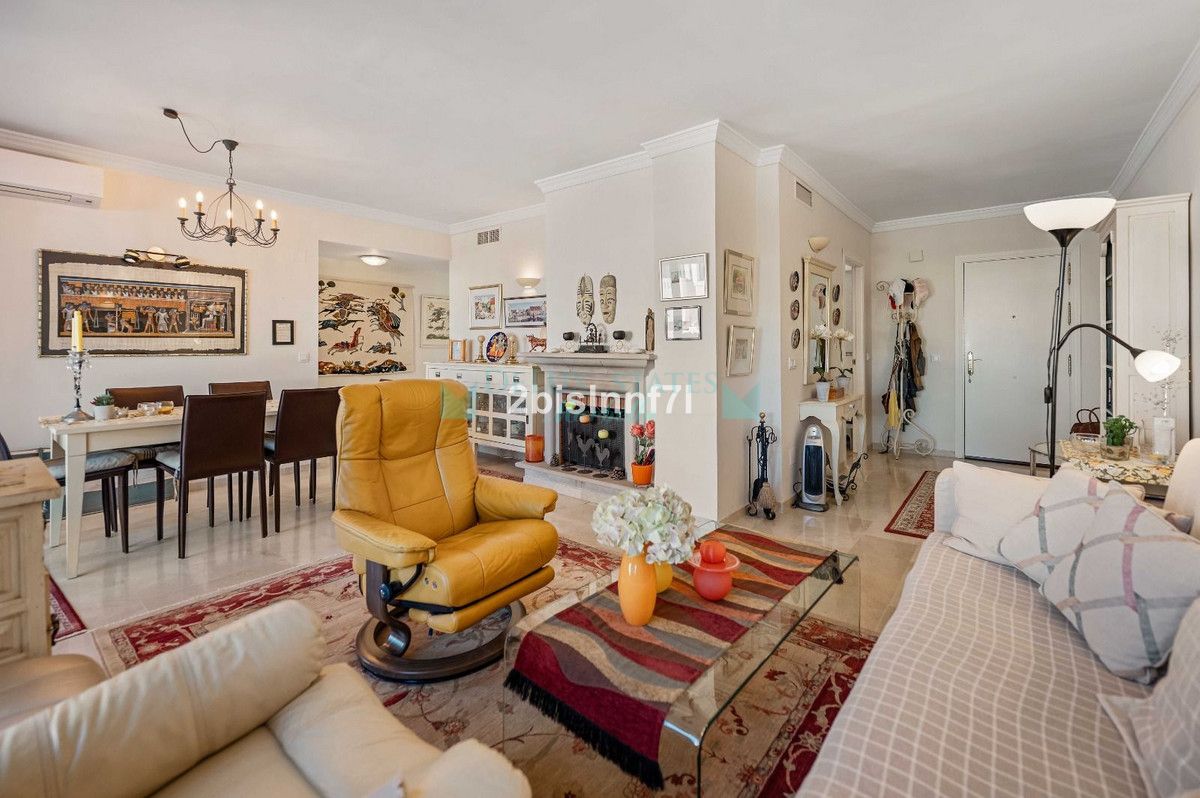 Apartment for sale in Elviria, Marbella East