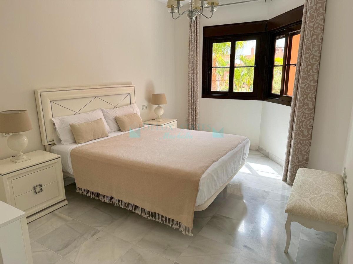 Apartamento en alquiler en Hacienda del Sol, Estepona