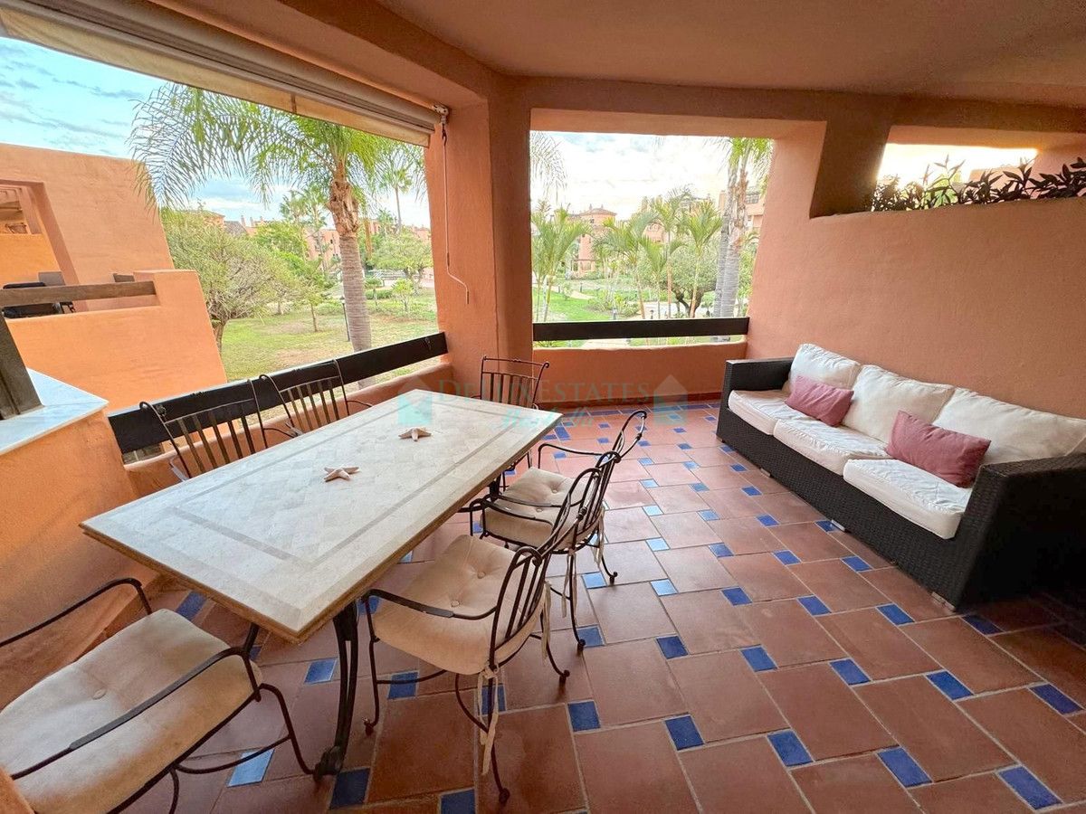 Apartamento en alquiler en Hacienda del Sol, Estepona