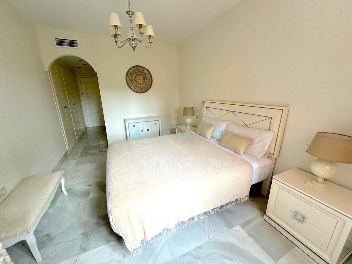 Apartamento en alquiler en Hacienda del Sol, Estepona