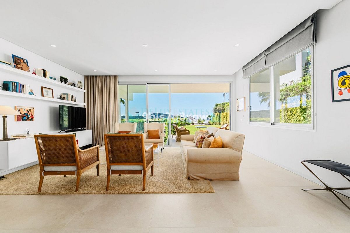 Ground Floor Apartment for sale in Benahavis