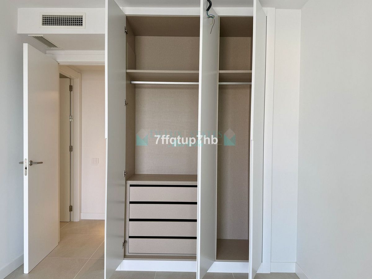 Apartamento en venta en Estepona