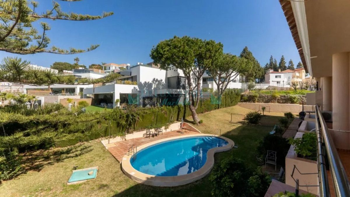 Semi Detached Villa for sale in Marbella