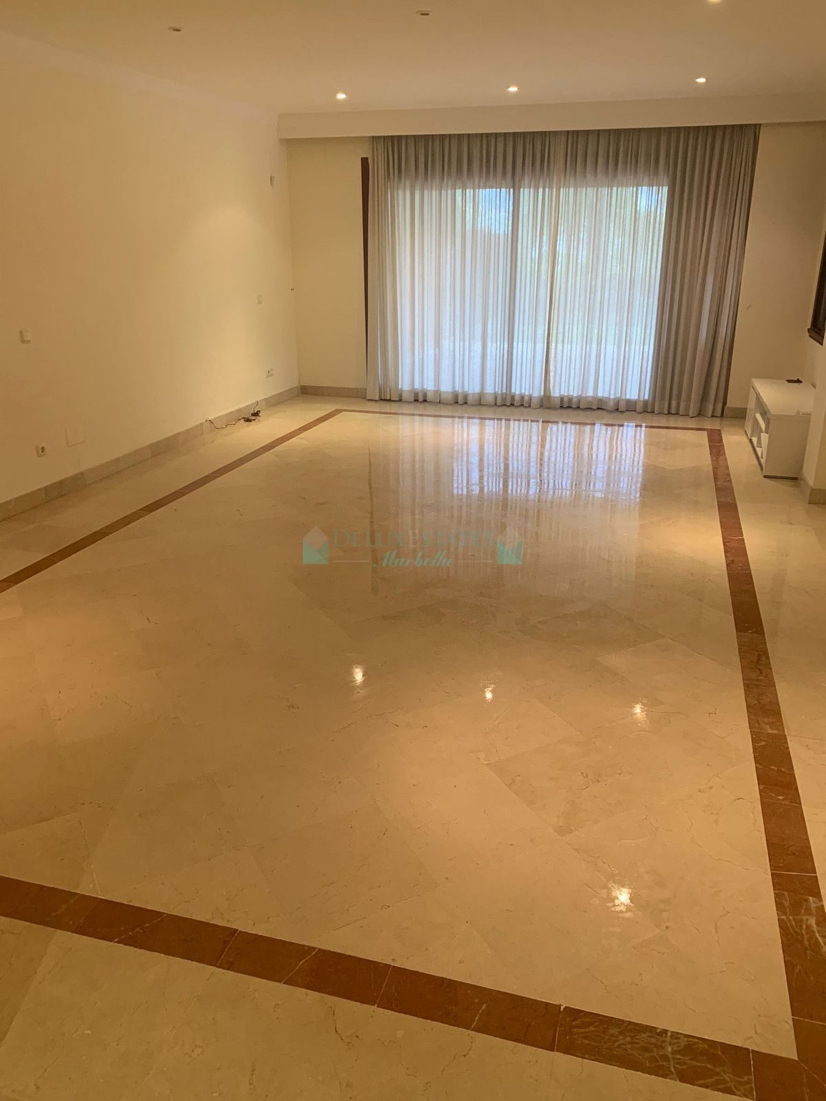 Ground Floor Apartment for sale in Bahia de Marbella, Marbella East