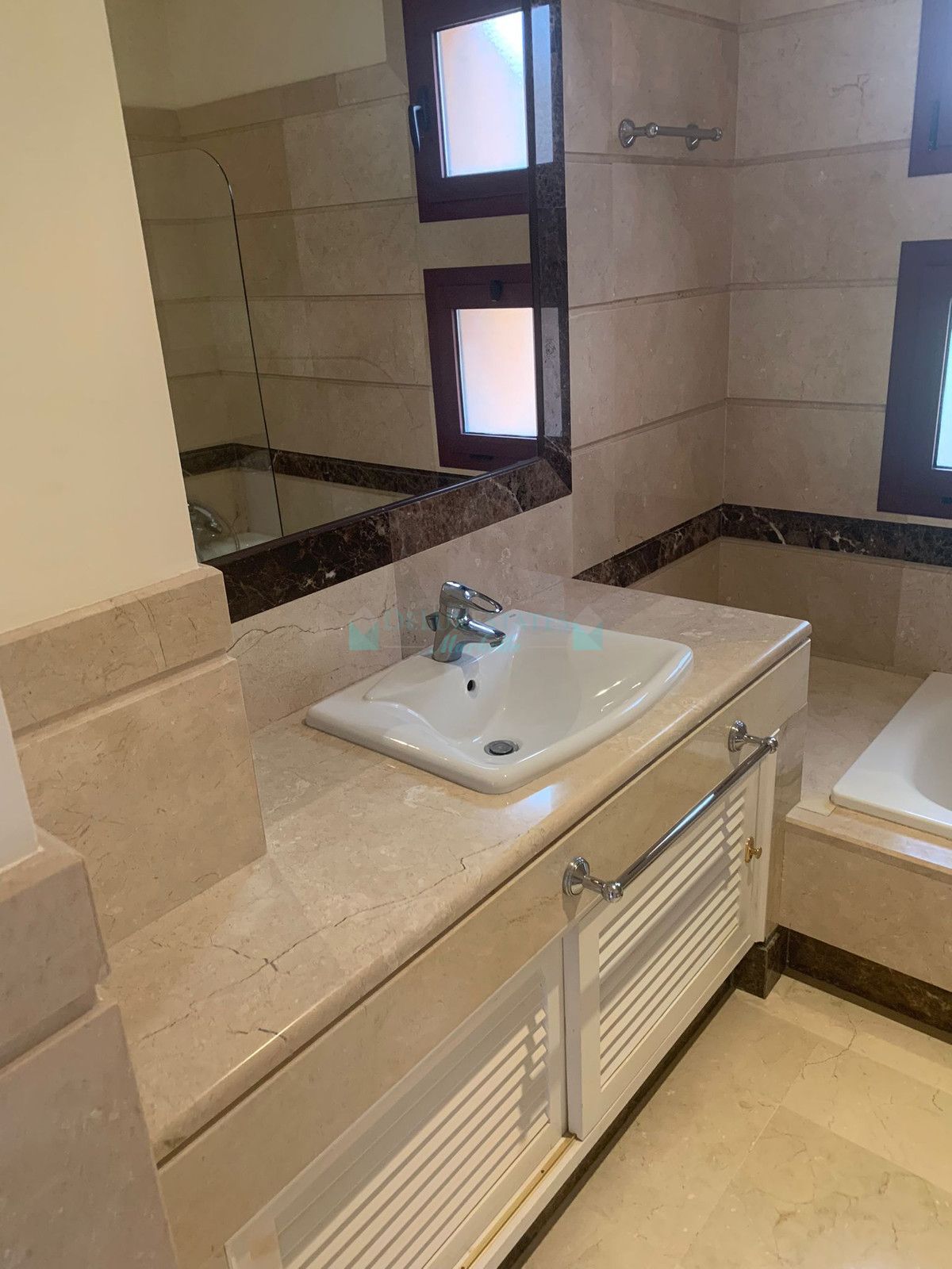 Ground Floor Apartment for sale in Bahia de Marbella, Marbella East