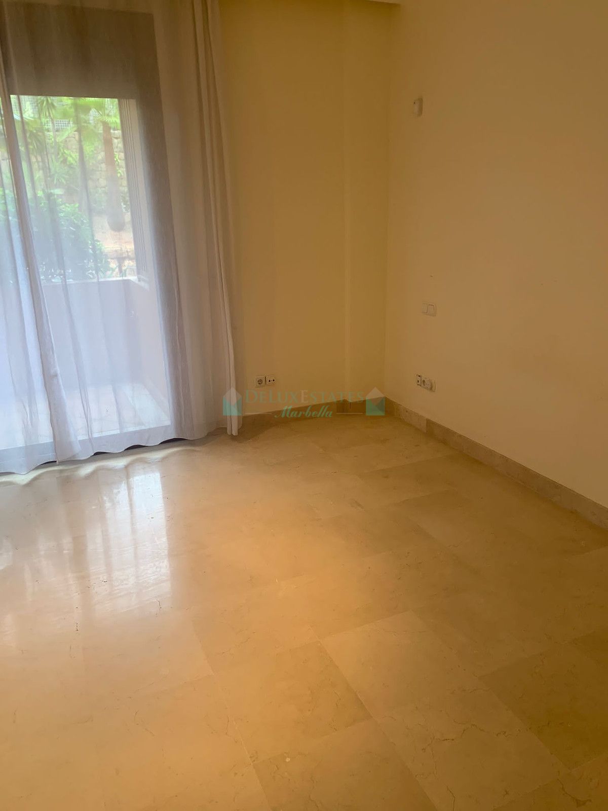 Ground Floor Apartment for sale in Bahia de Marbella, Marbella East