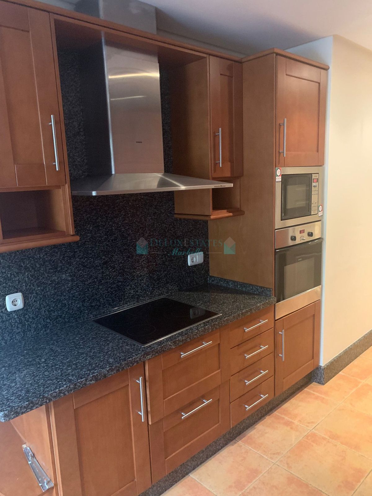 Ground Floor Apartment for sale in Bahia de Marbella, Marbella East