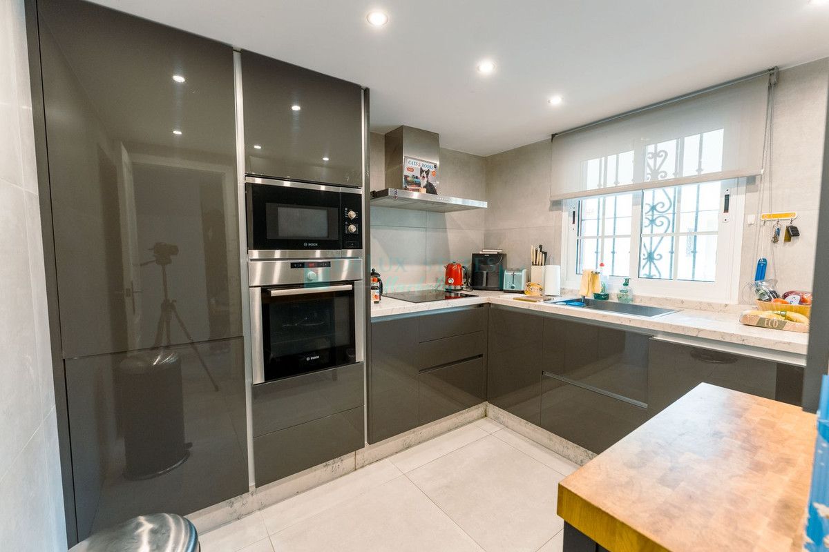 Town House for sale in New Golden Mile, Estepona