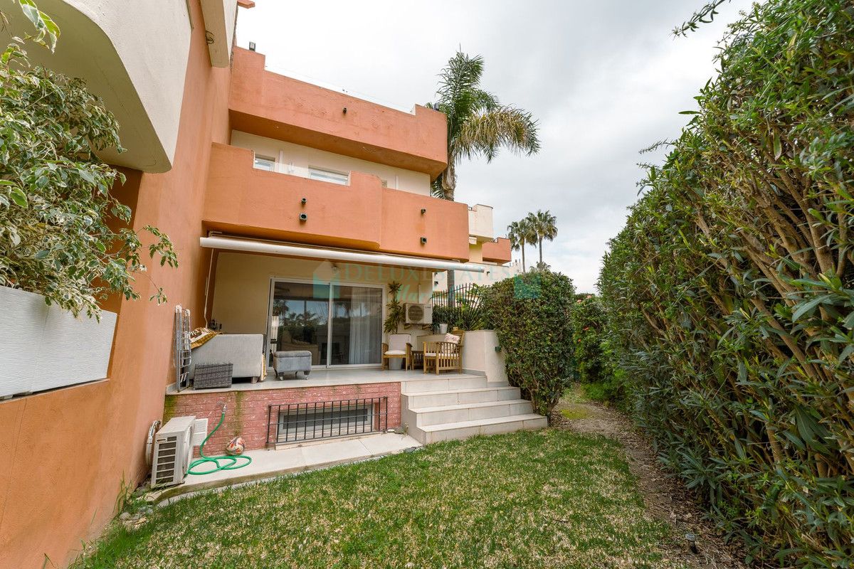 Town House for sale in New Golden Mile, Estepona