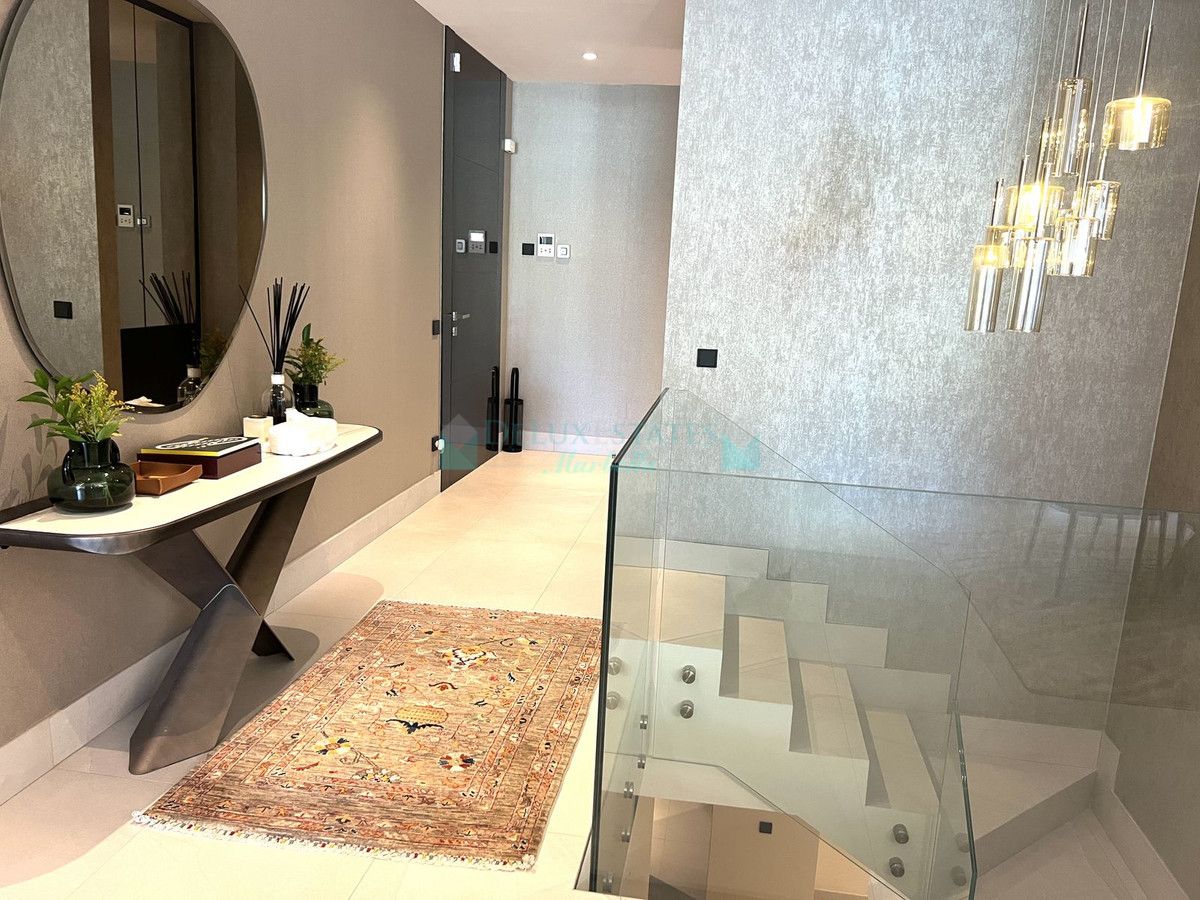 Ground Floor Apartment for sale in Marbella Golden Mile