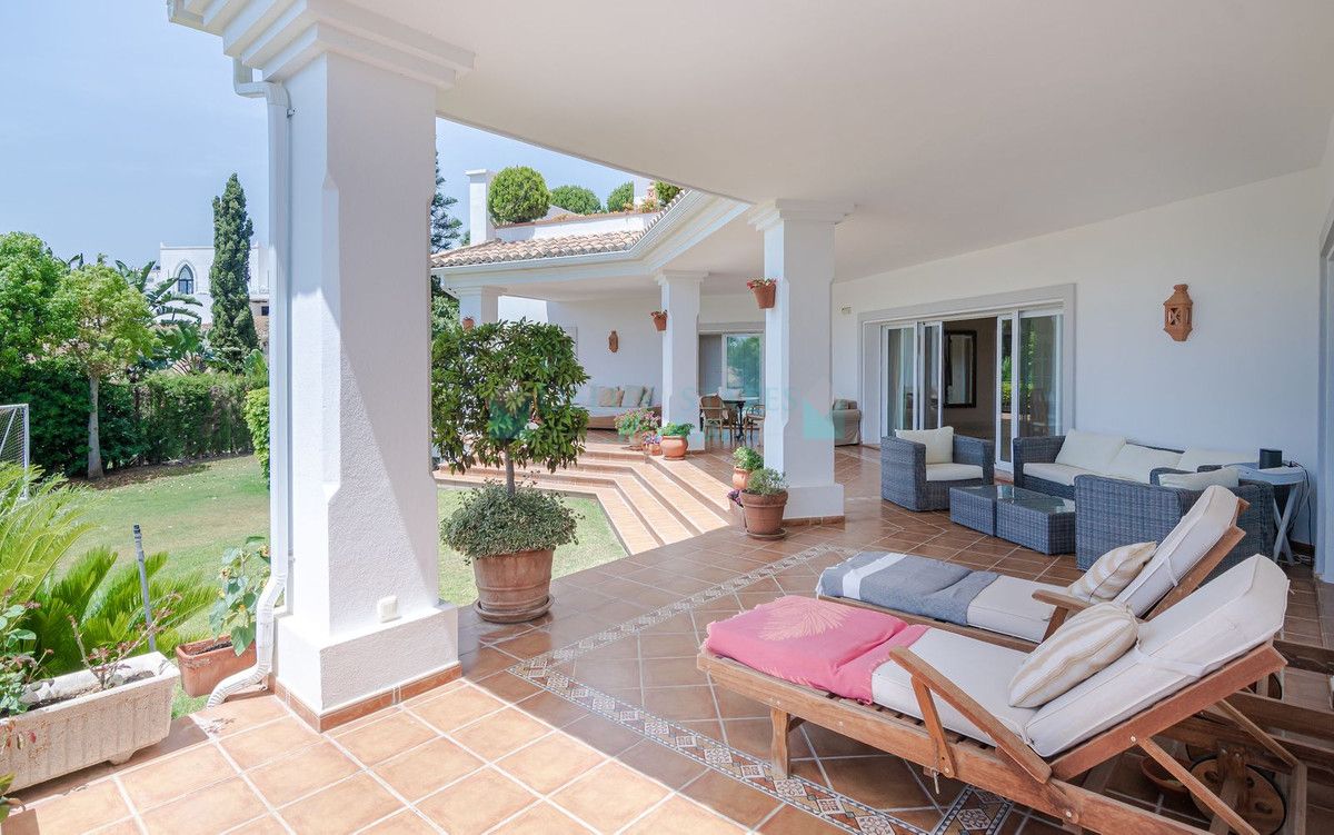 Villa for sale in Benahavis