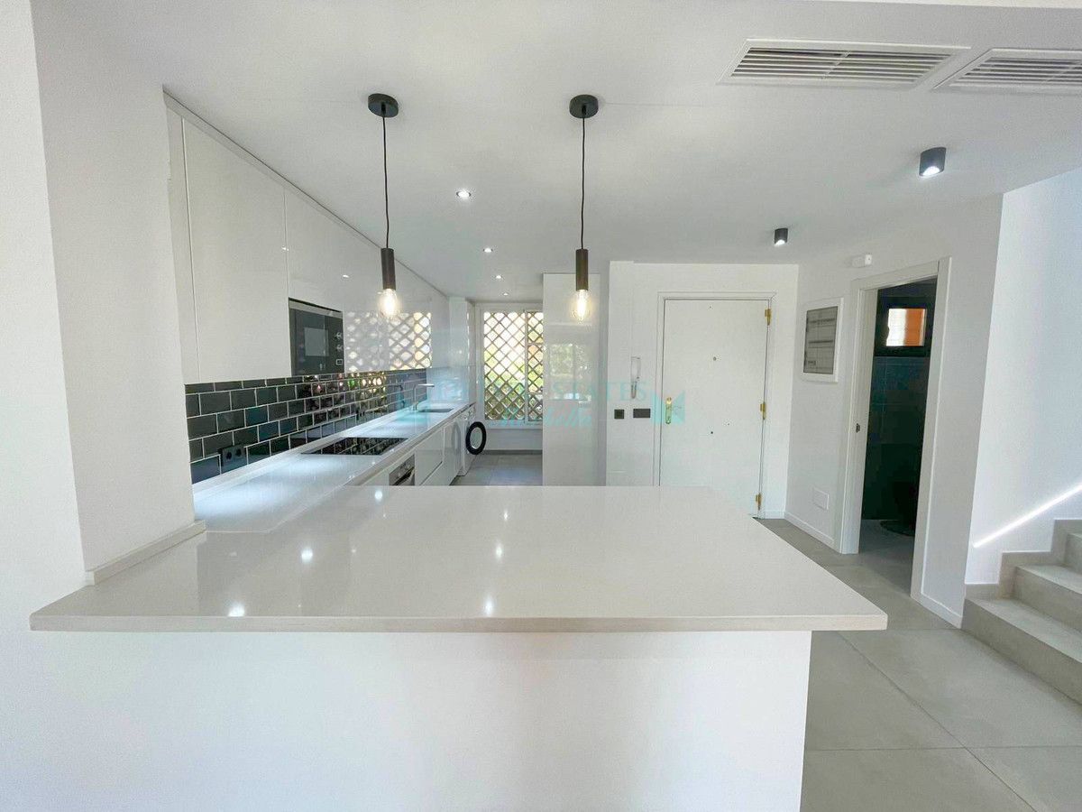 Town House for sale in El Paraiso, Estepona