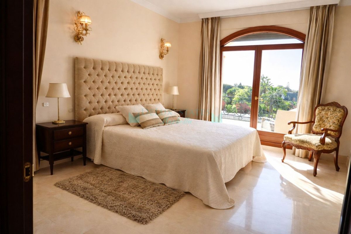 Villa for rent in El Rosario, Marbella East