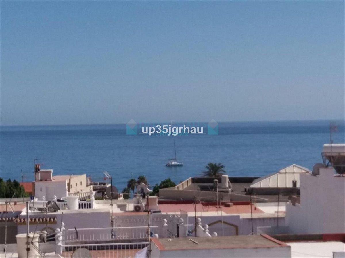 Town House for sale in Estepona