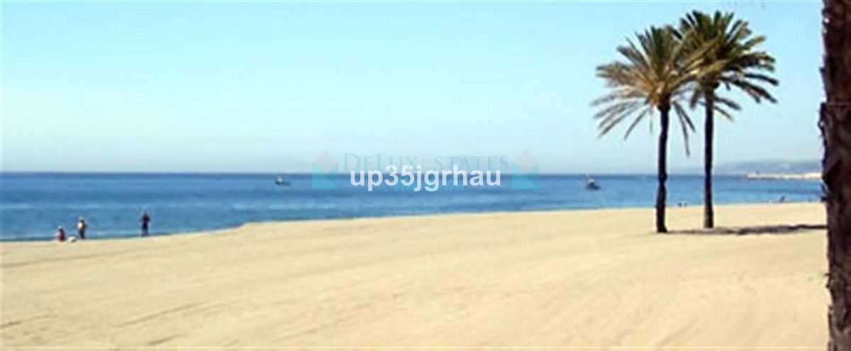 Town House for sale in Estepona