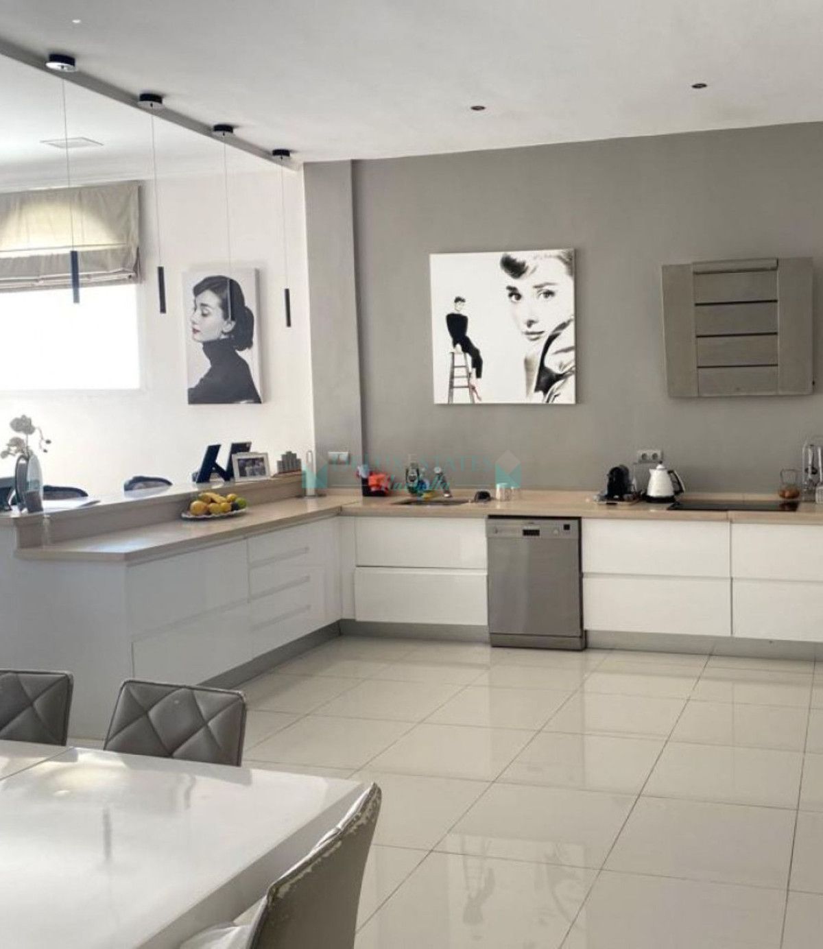 Villa for sale in Nueva Andalucia