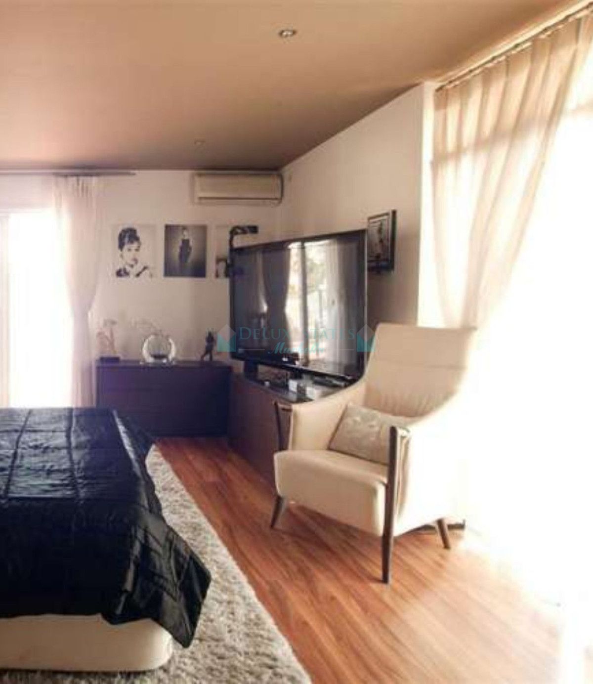 Villa for sale in Nueva Andalucia