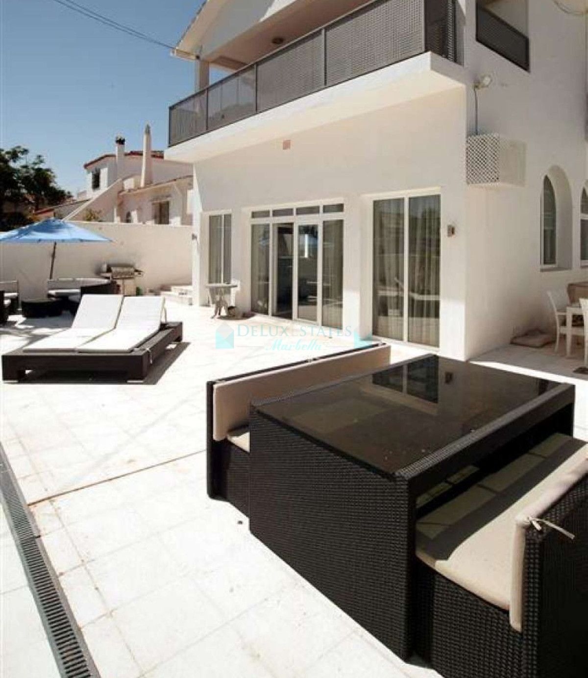 Villa for sale in Nueva Andalucia