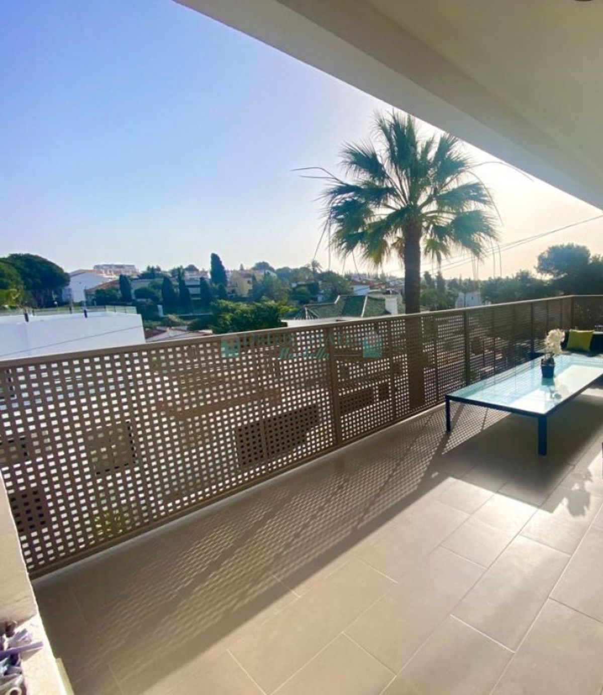 Villa for sale in Nueva Andalucia